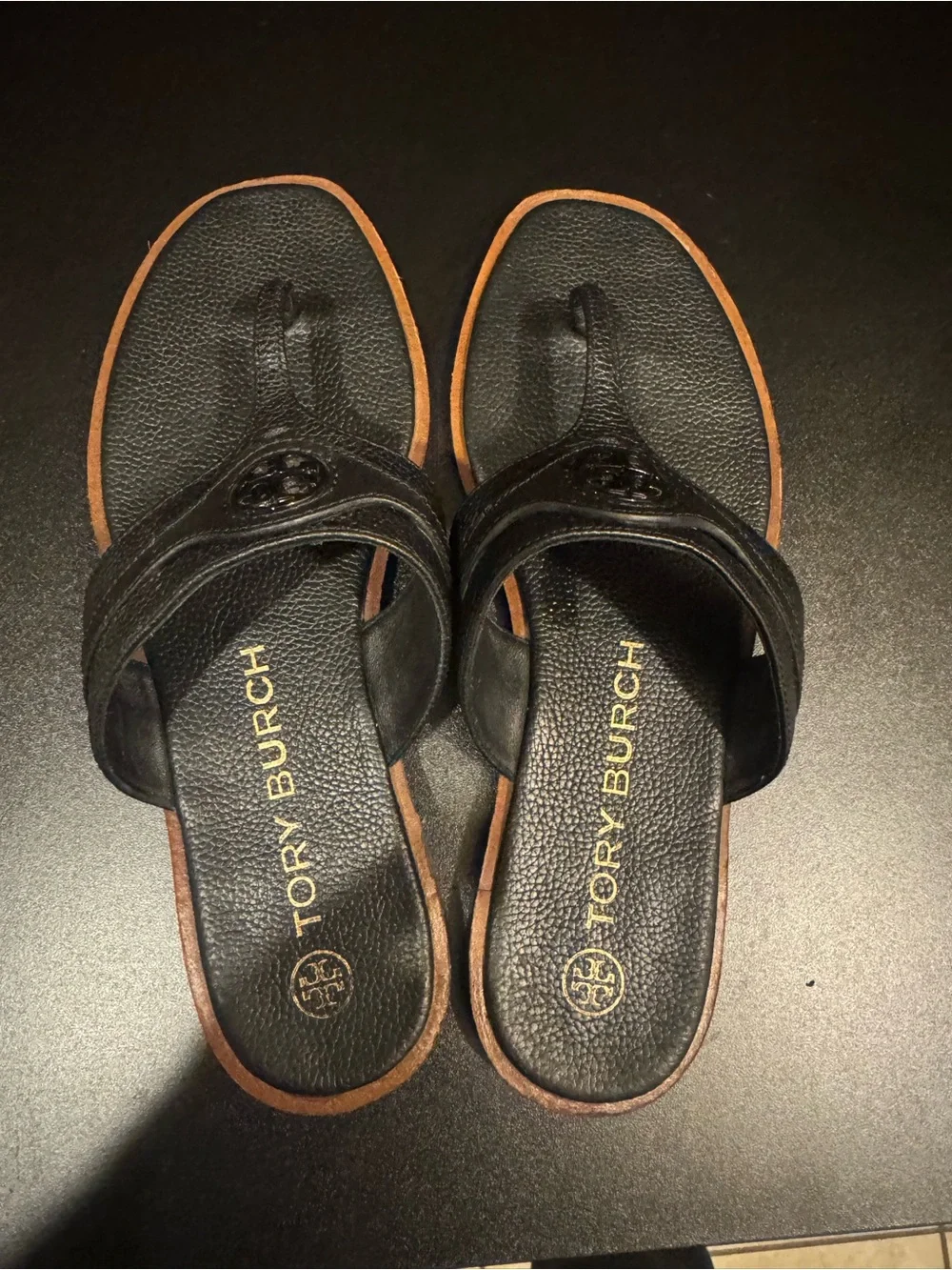 Tory Burch Carson Thong Welt Flat Sandals Leather Logo Black Size 8.5